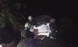 Otomobil, evin bahçesine uçtu