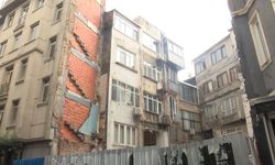 Şişli'de korkutan çökme! Gürültüyü deprem sanan mahalle sokağa döküldü