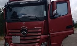 TIR ile çarpışan otomobilde ölen evli çift toprağa verildi