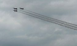 Türk Yıldızları’ndan NATO Zirvesi kapsamında Ankara semalarında gösteri uçuşu
