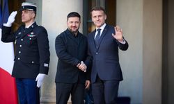 Zelenskiy, Macron ile telefonda ne görüştü?