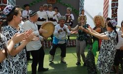 HİVA'DAKİ GELENEKSEL KAVUN FESTİVALİ YABANCI ZİYARETÇİLERE KAPILARINI YENİDEN AÇIYOR