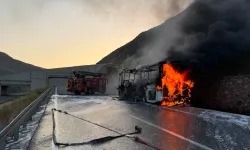 Erzincan'da Seyir Halindeki Yolcu Otobüsü Alev Alev Yandı!