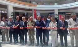 BİK, genç iletişimcilerin 15 Temmuz manşetlerini İzmir’de sergiliyor
