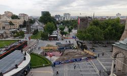 Kayseri'de beton mikseri pompası patladı: Yoldan geçen kişi yaralandı
