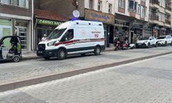 Kütahya'da motosiklet hafif ticari araca çarptı: 2 yaralı