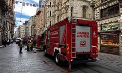İstiklal Caddesi'ndeki AVM'de Yangın: Ekipler Müdahale Ediyor