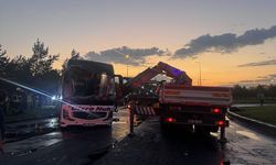 Kayseri'de yolcu otobüsü ile yakıt taşıyan tanker çarpıştı!
