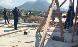 Alanya'da eşini ve kayınvalidesini bıçaklayan kişi adliyede