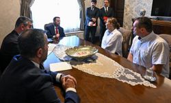 Bakan Gürlek, yorgun mermi ile hayatını kaybeden Emir'in ailesiyle görüştü