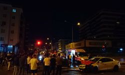 Bursa'da Feci Kaza: İki Otomobil Çarpıştı, 7 Yaralı