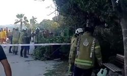 Büyükçekmece'de Toprak Kaydı! Mahsur Kalanlar İçin Zamanla Yarış