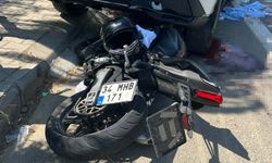 Çanakkale'de motosiklet, park halindeki otomobile çarptı