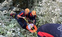 Çarpışan 2 ATV'den biri uçuruma devrildi