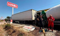 Edirne Keşan’da Feci Kaza: Beton Mikseri 2 TIR’a Çarptı