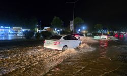 Fatsa’da sağanak yağış etkili oldu, yollar su altında kal