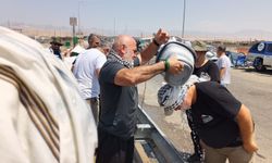 Filistin Konvoyu Irak sınırında mahsur kaldı: “Durdurulması kabul edilemez”