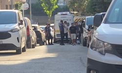 Gaziosmanpaşa'da bir kişi evde boğazı kesilmiş halde bulundu