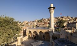 Hasar gören iki tarihi camide restorasyon tamamlandı