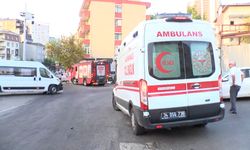 Kartal'da otomobil, park halindeki 3 araca çarptı