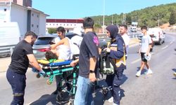Maltepe'de motosiklet bariyerlere çarptı
