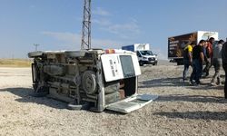 Van'da hafif ticari araç takla attı