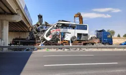Ankara'da midibüs ile kamyon çarpıştı: Ölü sayısı 2'ye, yaralı sayısı 25'e yükseldi
