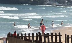 Yasağa Rağmen Denize Girdiler! 1’i Çocuk 3 Kişi Boğulma Tehlikesi Geçirdi