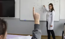 Öğretmene Önlük Geliyor! Asıl Değişmesi Gereken Ne?