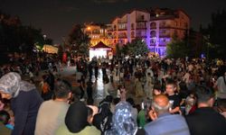 Keçiören’de Park Konseri Coşkusu: Aşık Veysel Parkı Doldu Taştı