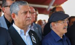 Özgür Özel, Güzin Büyükerşen'in Cenaze Törenine Katıldı