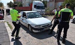 Kırıkkale'de iki otomobil çarpıştı