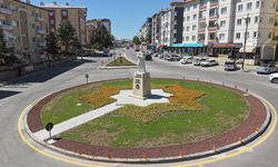 Sivas'ta Hacı Bektaş Veli'nin aslanlı ve ceylanlı heykeli yaptırıldı
