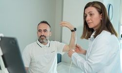 47 yaşındaki adamın kol ağrısının nedeni kireçlenme değilmiş: Ulnar sinir yerinden çıkıyormuş