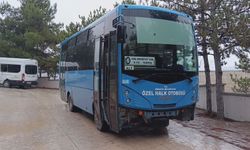 Halk otobüsü ile öğrenci servis minibüsü çarpıştı