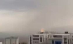 Şırnak'ta 8 katlı binaya yıldırım isabet etti