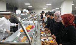 Ümraniye'de üniversite öğrencilerine ücretsiz yemek!