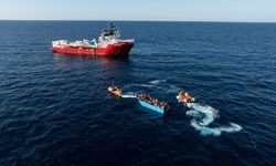 Yunanistan'da göçmenleri taşıyan tekne battı