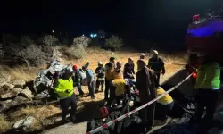 Gaziantep'te Yolcu Midibüsü ile Otomobil Çarpıştı: 7 Ölü, 13 Yaralı