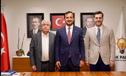 Üsküdar'da Seçim Öncesi Deprem: CHP'li 4 İsim AK Parti'ye Katıldı!