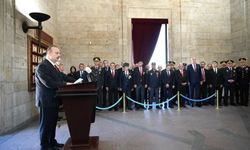 Ankara Valisi Canbolat ve gaziler Anıtkabir’i ziyaret etti