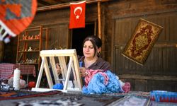 Altınköy’de halılar geçmişten geleceğe uzanan hikâyeleri anlatıyor