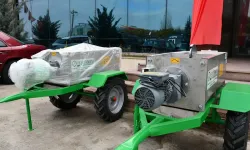 Kalecik Belediyesi’nden üreticiye üzüm sıkma makinesi desteği