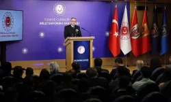 MSB’den Dikkat Çeken Açıklamalar: 2 PKK’lı Teslim Oldu, Sınırlarda 1.677 Kişi Yakalandı ve Engellendi