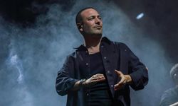 Oğuzhan Koç sahnede sinirlendi!