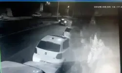 Şırnak’ta 8 katlı binaya yıldırım düştü! O anlar kamerada