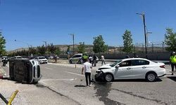 Sivas'ta Otomobil TIR'a Arkadan Çarptı: 2'si Çocuk 6 Yaralı