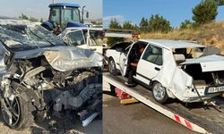 Afyonkarahisar’da Feci Kaza! İki Otomobil Kafa Kafaya Çarpıştı: 4 Ölü, 4 Yaralı
