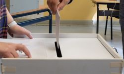 Letonya'da halk sandığa gidiyor