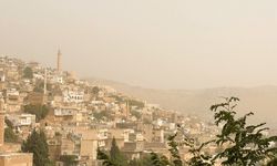 Mardin’i Toz Bulutu Kapladı! Vatandaşlar Nefes Almakta Zorlanıyor
